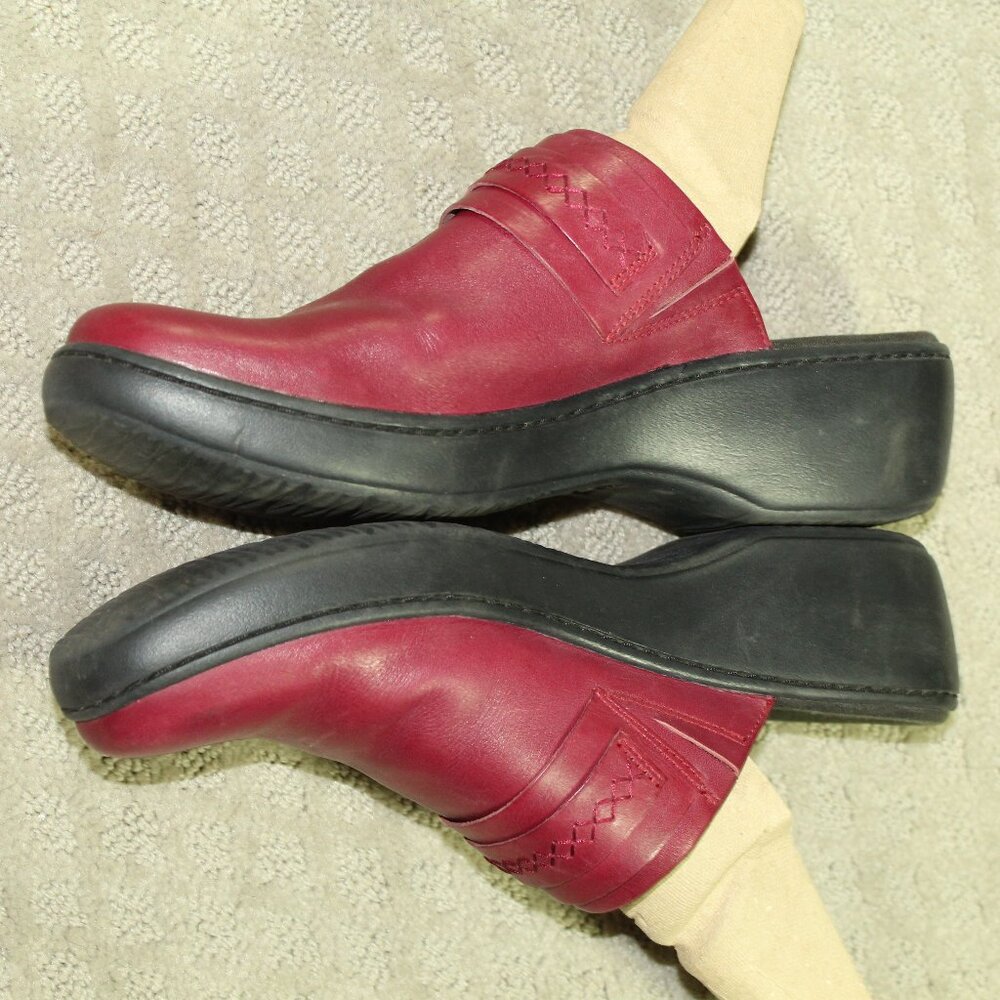Clarks Women's 11 Red Mules - Picture 4 of 7